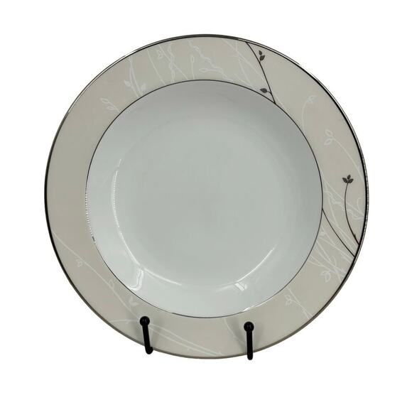 Waterford China Lisette Shallow 9 Inch Bowl Soup Cereal Serving Replacement - Picture 1 of 8